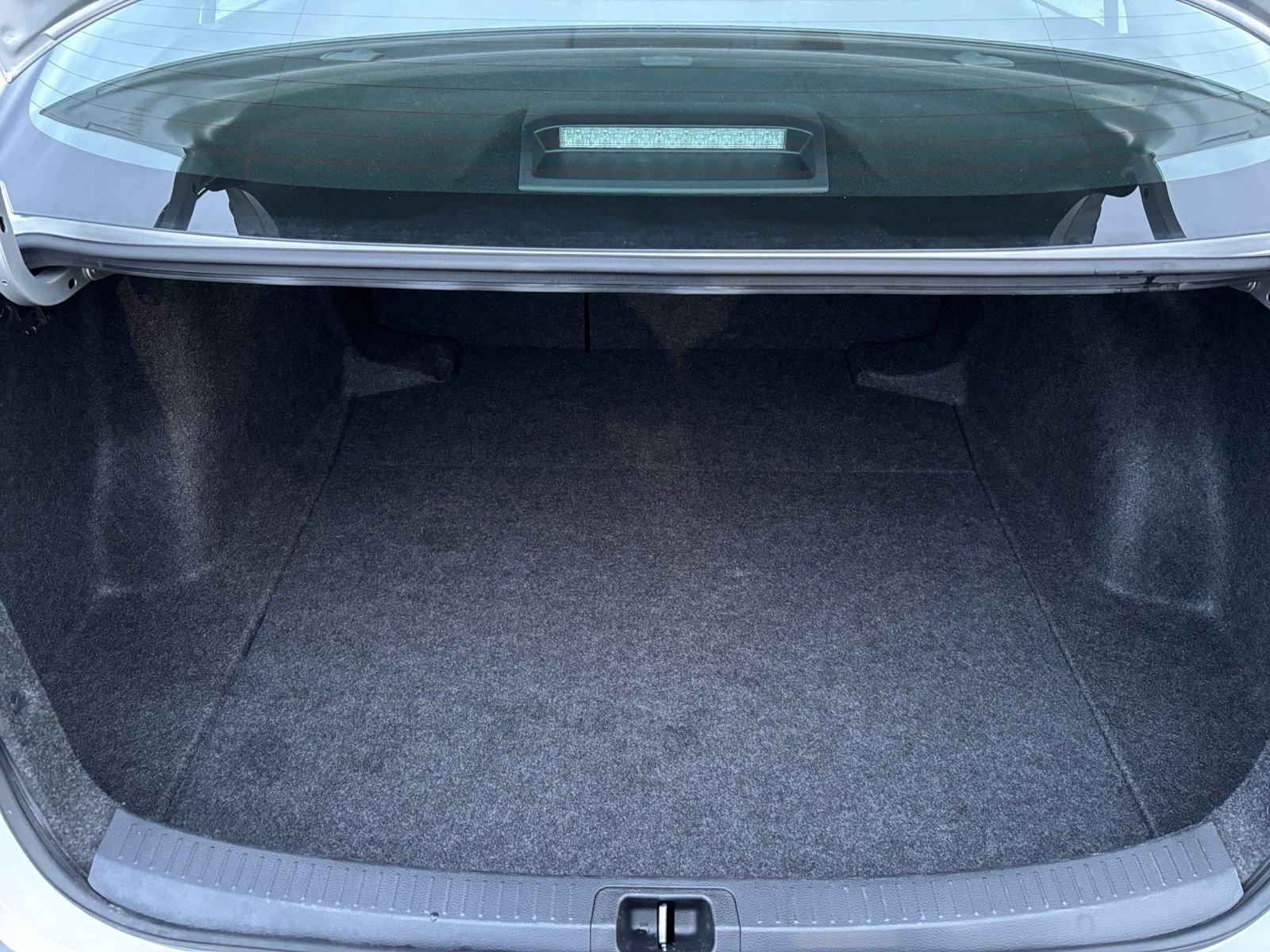 Used 2025 Toyota Corolla LE image 30