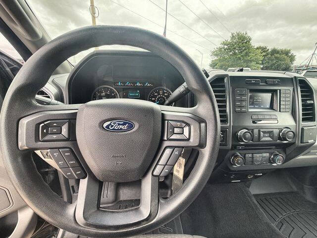 Used 2017 Ford F150 XLT AWD/4WD image 11