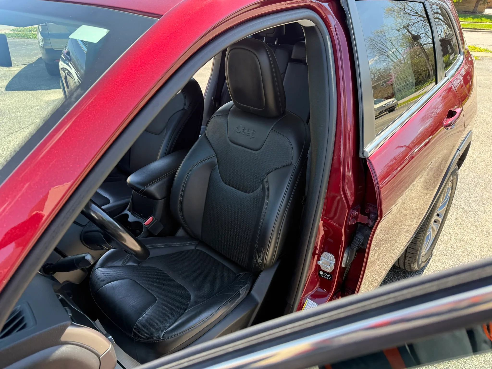 Used 2021 Jeep Cherokee Latitude Lux w/ Comfort/Convenience Group image 10