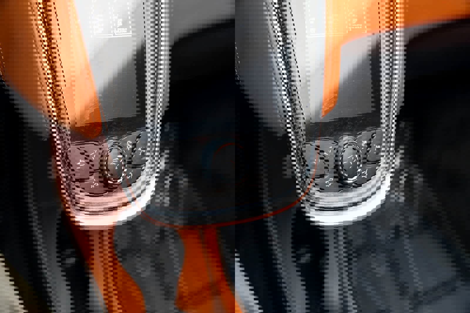 Used 2018 McLaren 570S Spider image 31