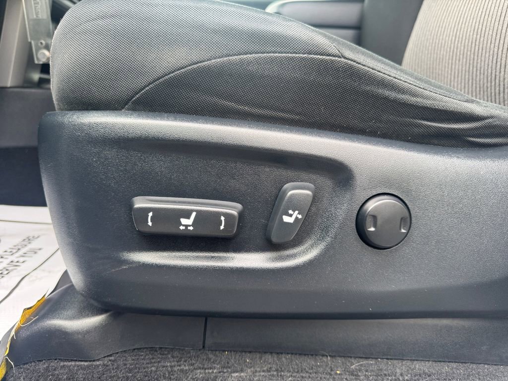 Used 2018 Toyota 4Runner SR5 AWD/4WD image 13