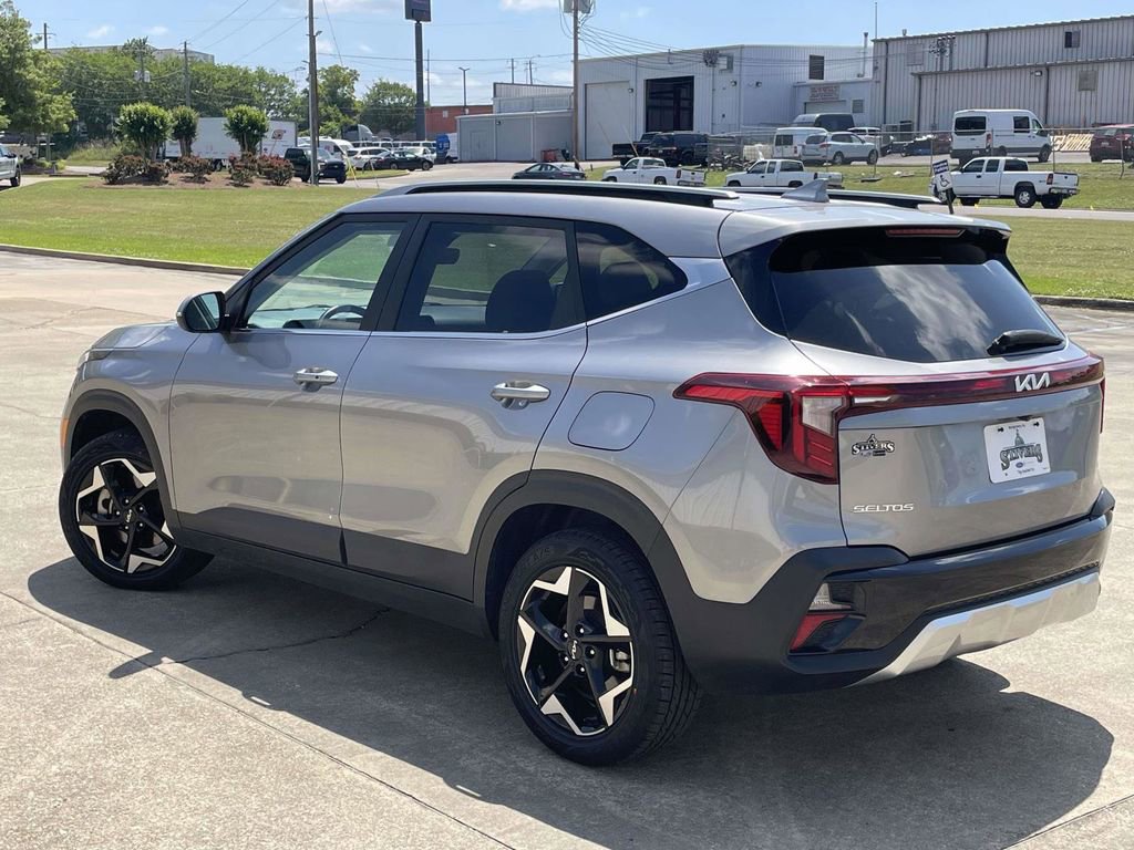 Used 2024 Kia Seltos EX AWD/4WD image 5