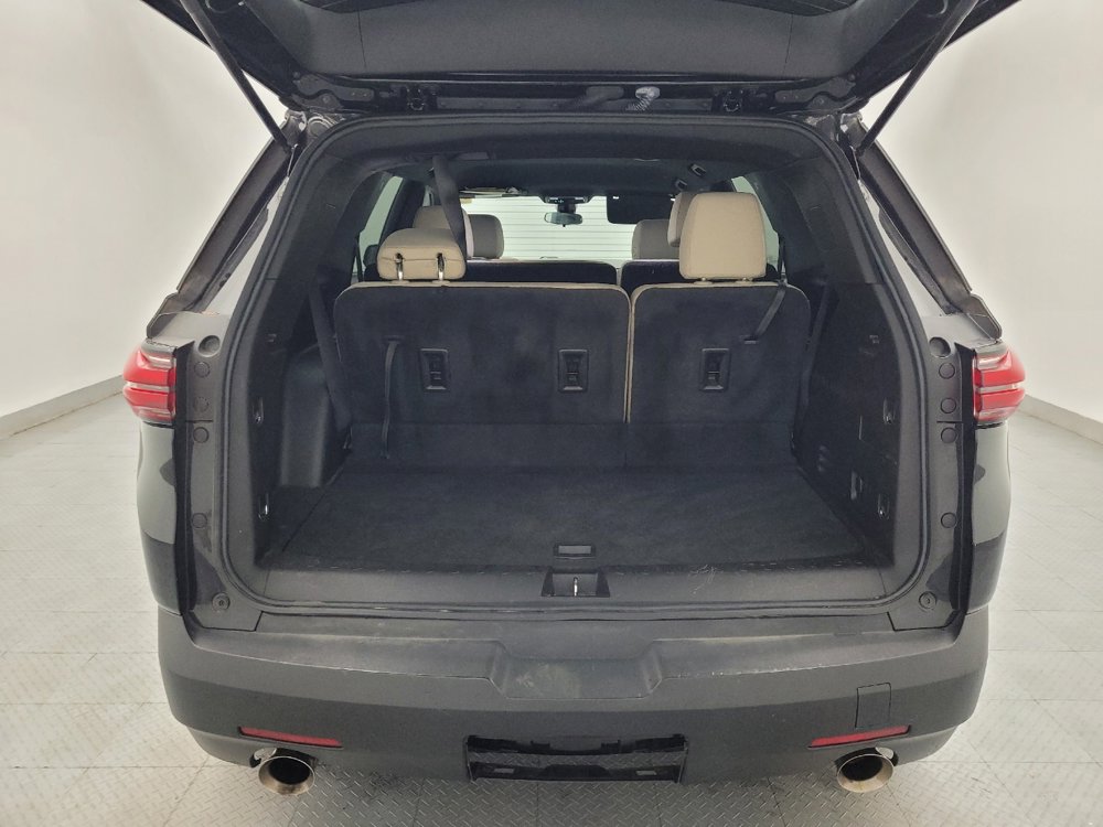Used 2023 Chevrolet Traverse LS w/ Safety Package FWD image 29