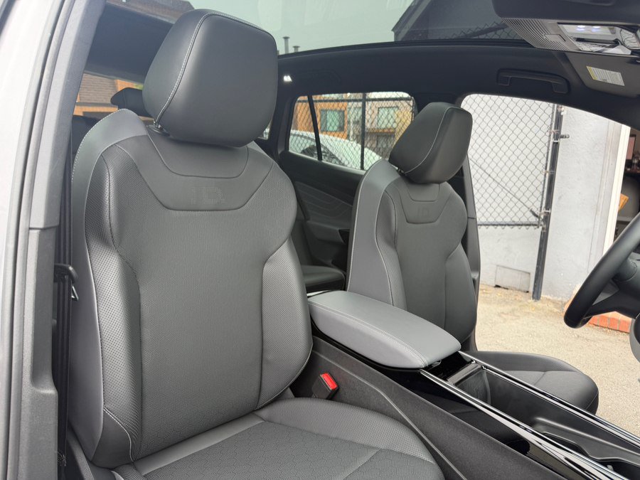 Used 2025 Volkswagen ID.4 Pro S RWD image 34