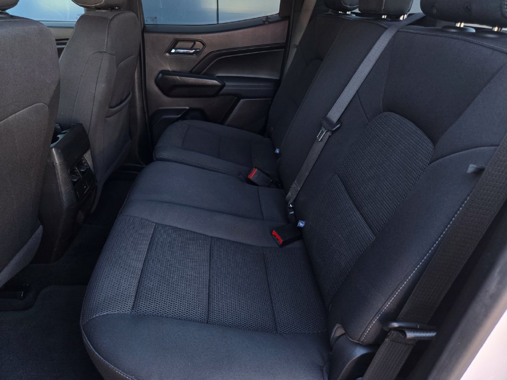 Used 2024 Chevrolet Colorado LT RWD image 13