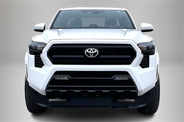 Used 2025 Toyota Tacoma SR5 image 3