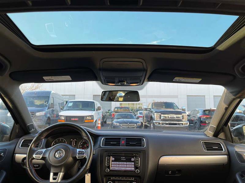 Used 2012 Volkswagen Jetta GLI Autobahn image 12