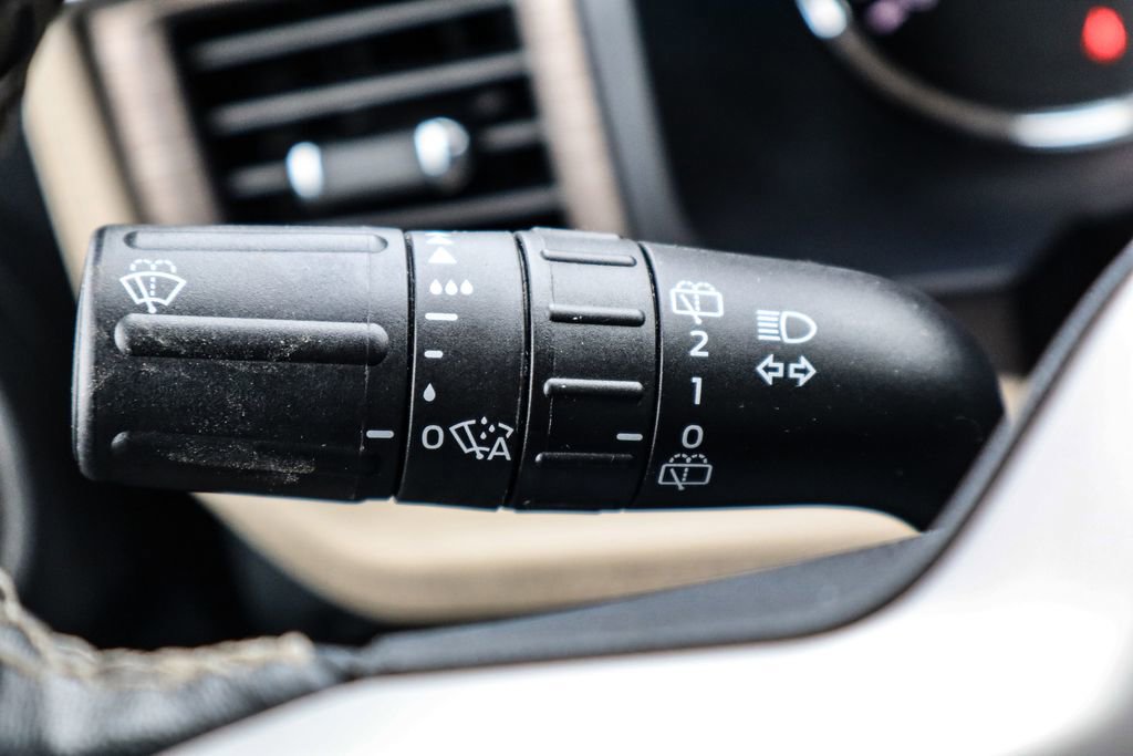 Used 2024 Ford Expedition Limited image 29