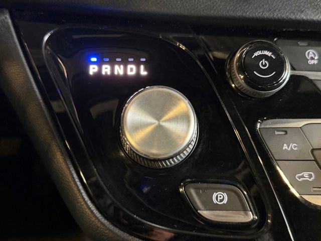 Used 2019 Chrysler Pacifica Touring Plus w/ S Appearance Package FWD image 34
