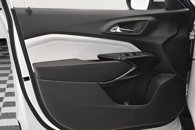 Used 2025 Chevrolet Trax LT image 21