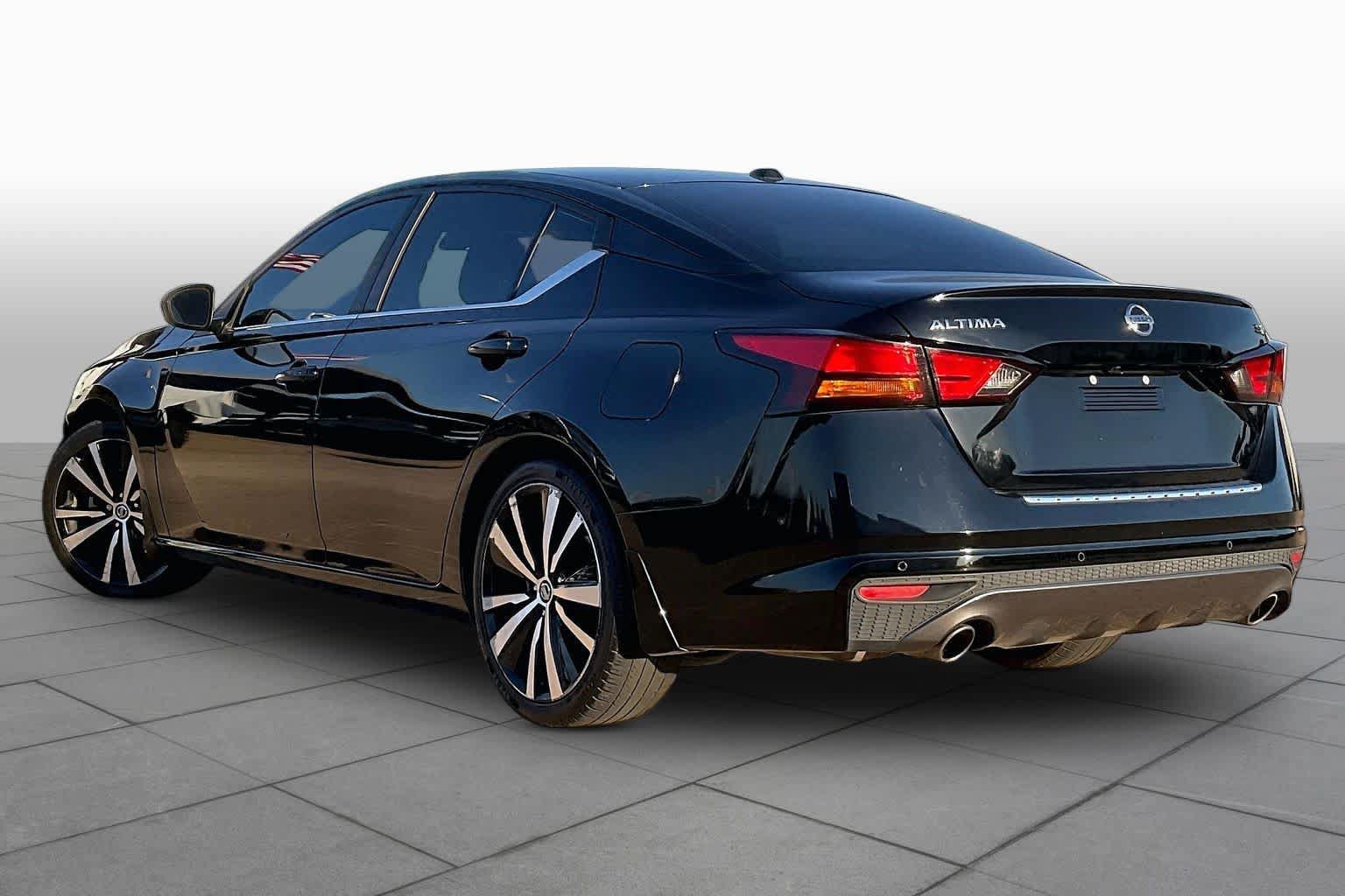 Used 2020 Nissan Altima 2.5 SR FWD image 11