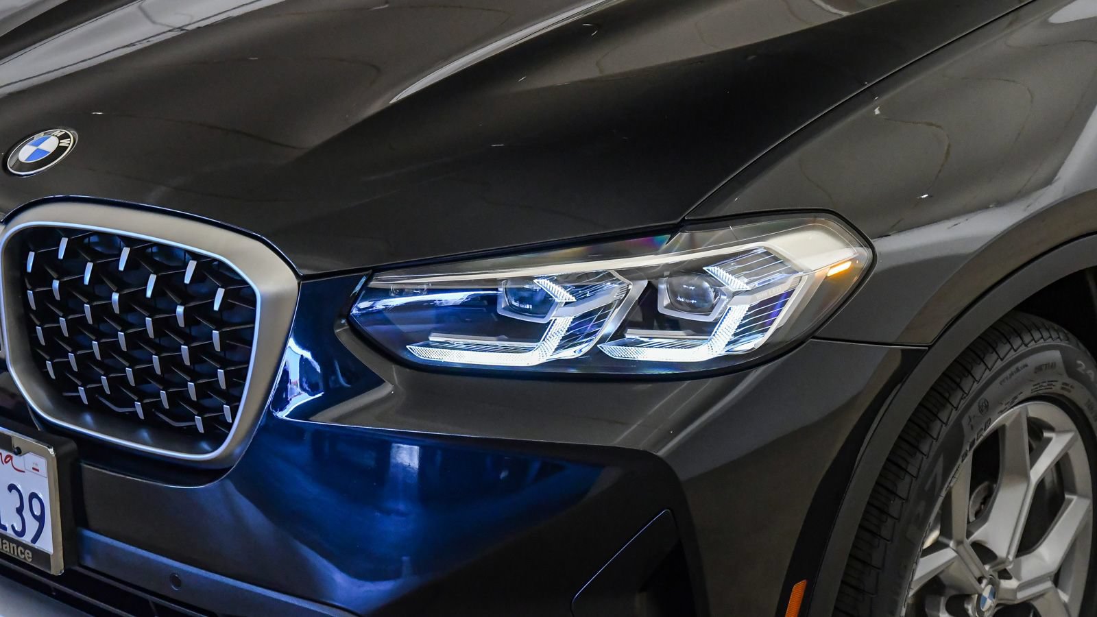 Certified 2023 BMW X4 xDrive30i w/ Convenience Package AWD/4WD image 8