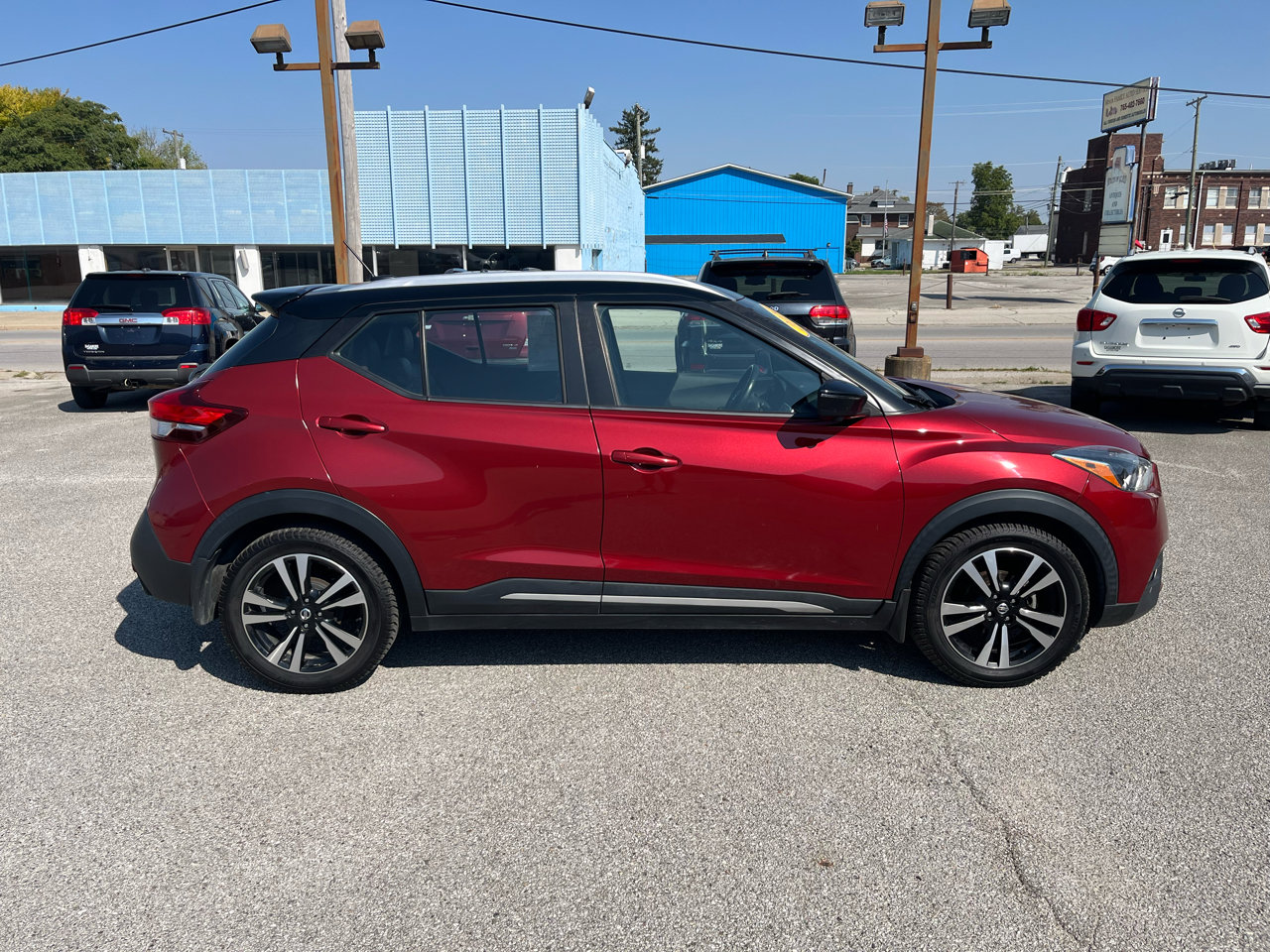 Used 2019 Nissan Kicks SR w/ SR Premium Package image 2