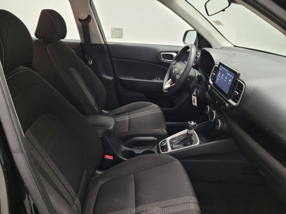 Used 2020 Hyundai Venue SEL image 21