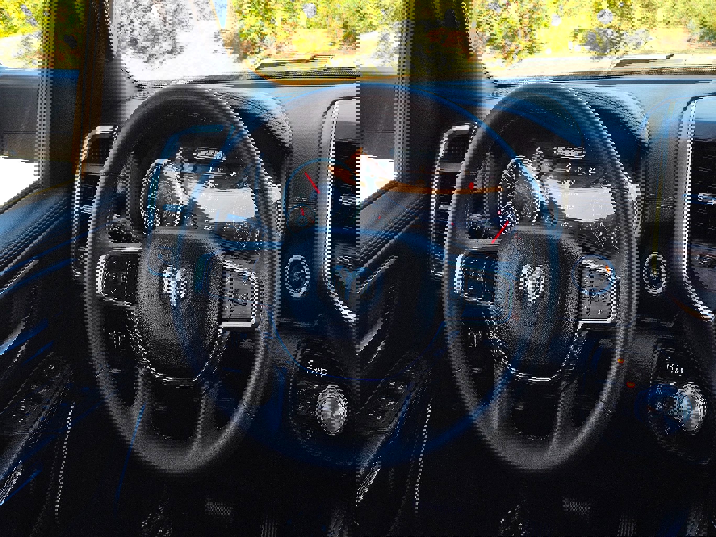 Used 2025 RAM 1500 Laramie image 25