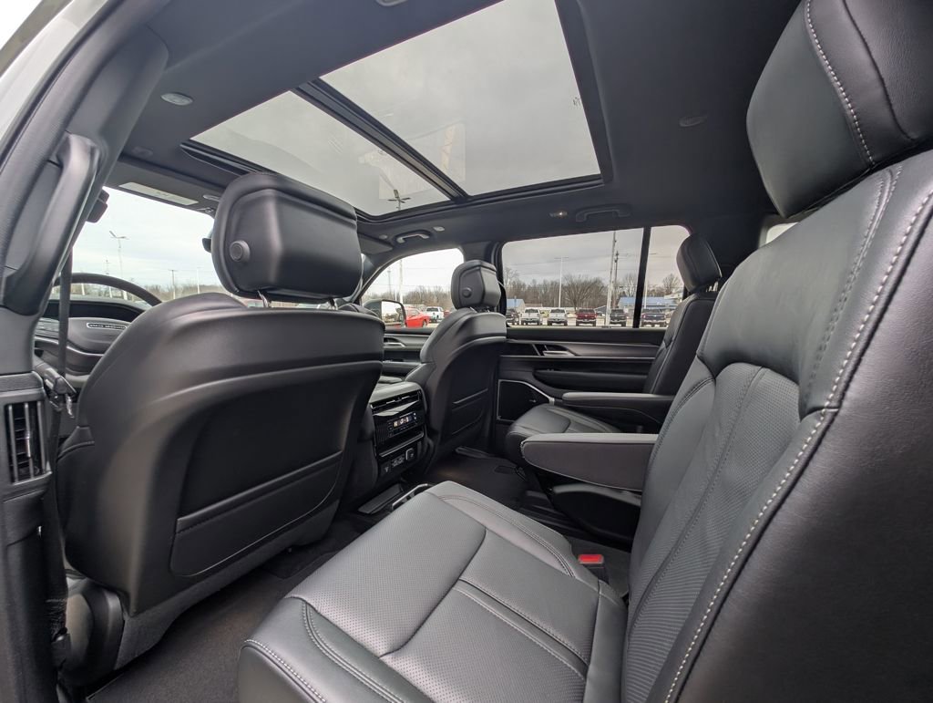 New 2026 Jeep Grand Wagoneer L Limited w/ Premium Group II image 15