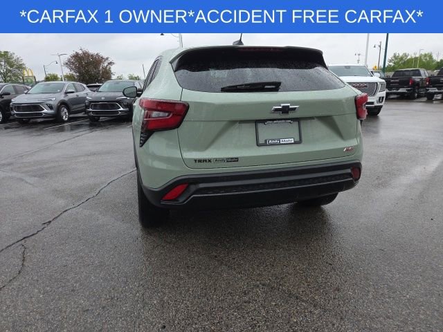 Used 2024 Chevrolet Trax RS w/ Sunroof Package FWD image 17