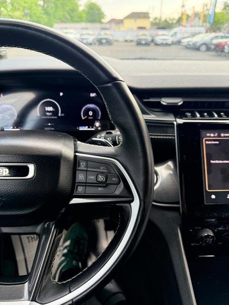 Used 2022 Jeep Grand Cherokee Laredo w/ Luxury Tech Group I AWD/4WD image 18