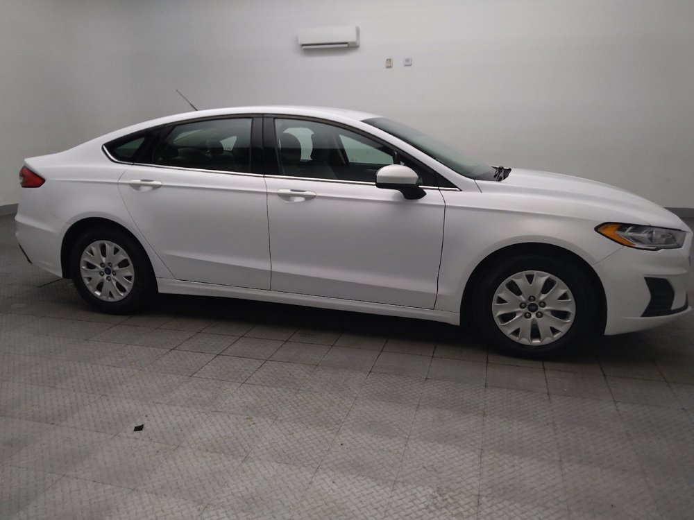 Used 2019 Ford Fusion S FWD image 11