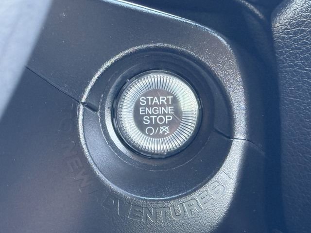 Used 2023 Jeep Renegade Latitude AWD/4WD image 20