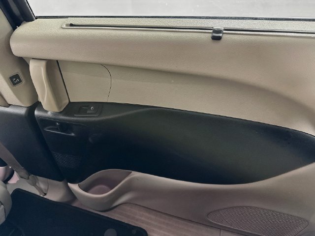 Used 2021 Chrysler Pacifica Touring-L FWD image 25