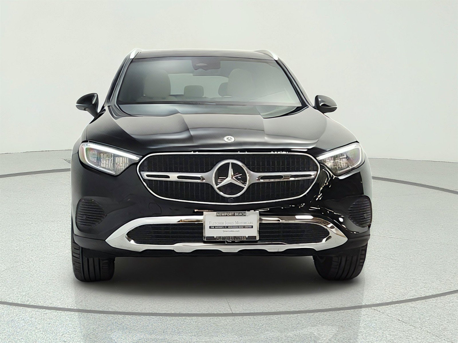 Used 2024 Mercedes-Benz GLC 300 4MATIC image 2