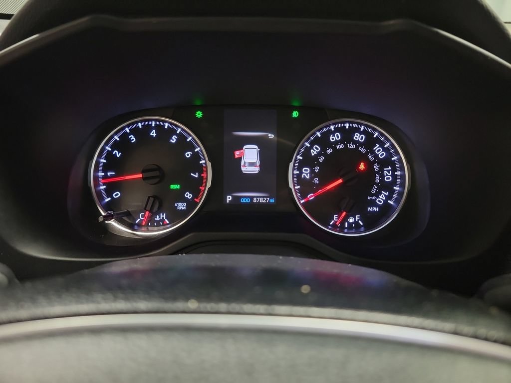Used 2020 Toyota RAV4 XLE Premium FWD image 26