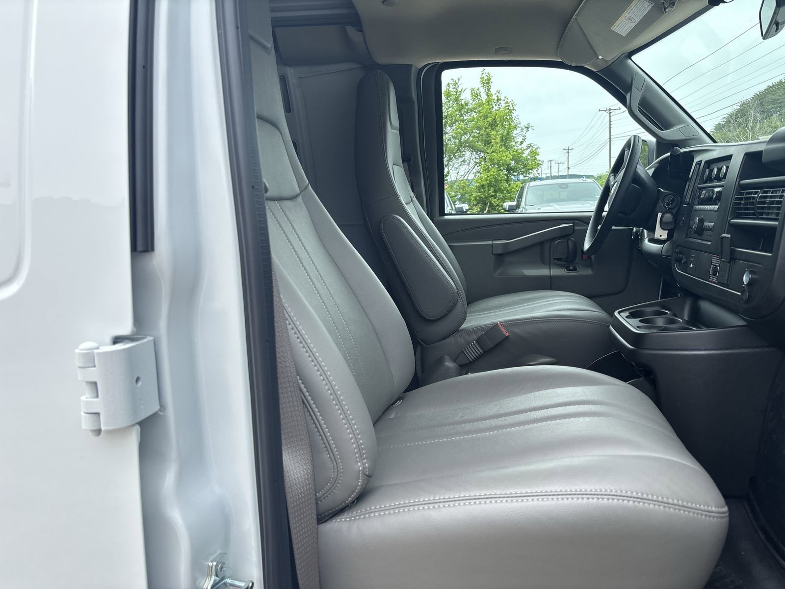 New 2026 Chevrolet Express 2500 w/ Driver Convenience Package RWD image 25
