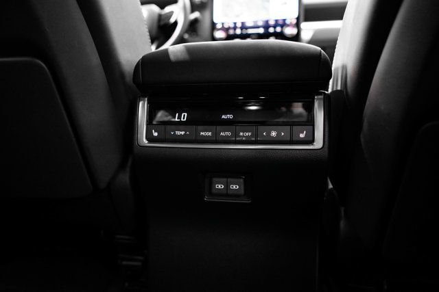 Used 2024 Lexus GX 550 w/ Cold Area Package AWD/4WD image 33