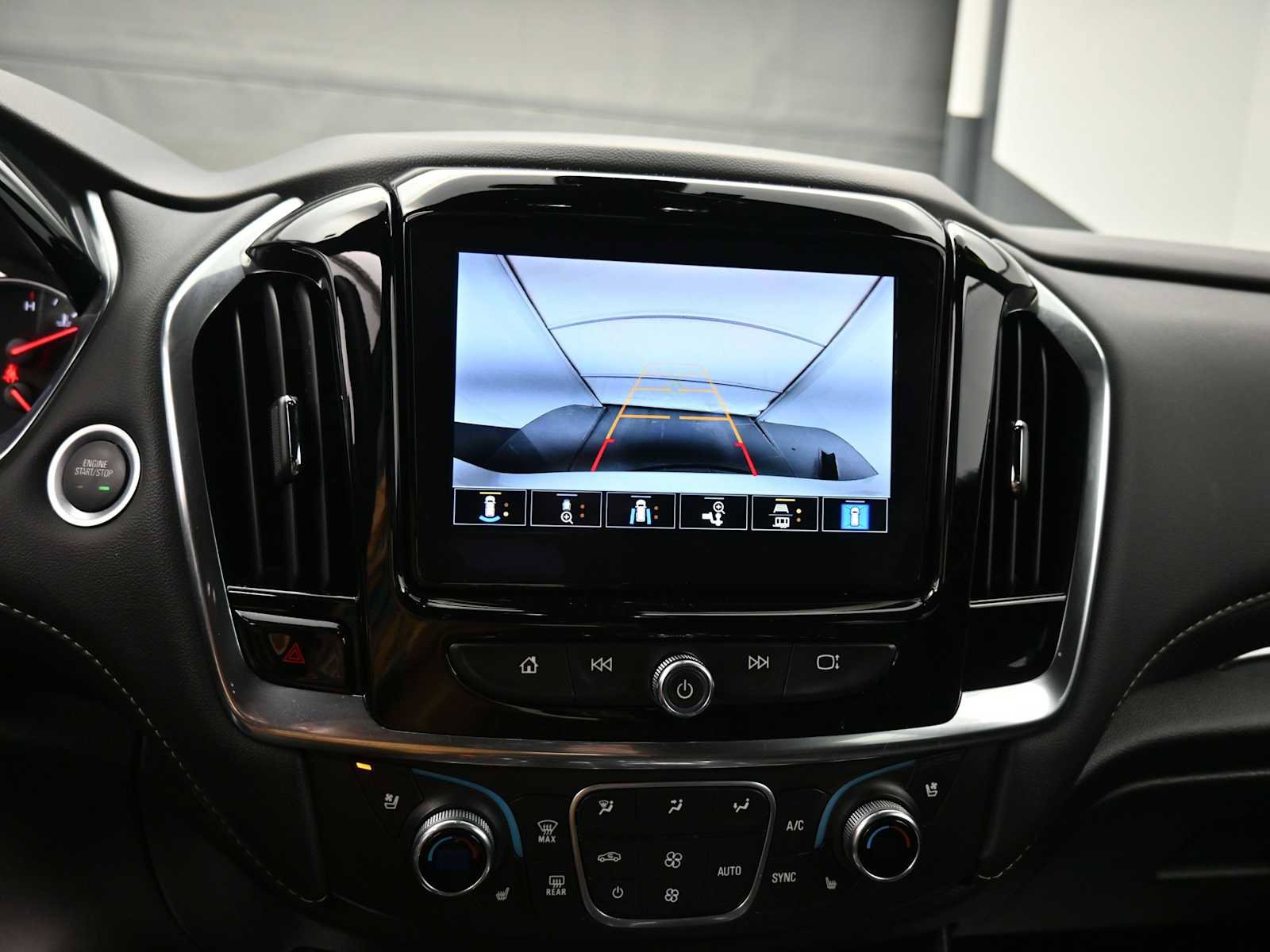 Used 2024 Chevrolet Traverse Premier w/ Redline Edition image 8