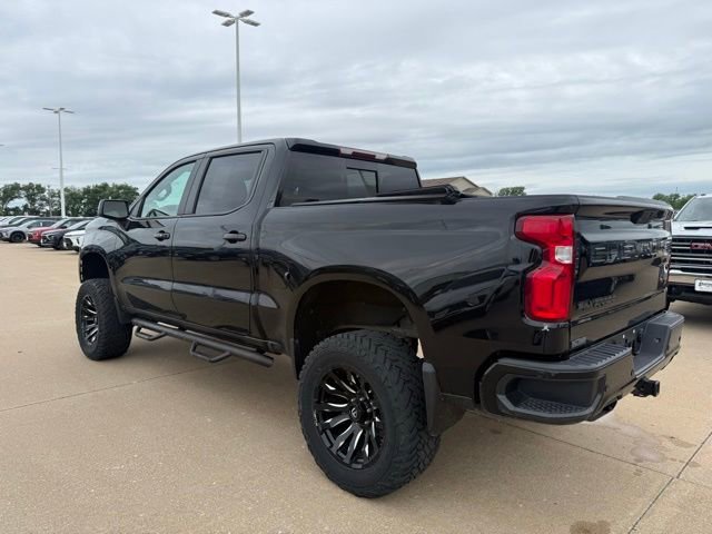 Used 2020 Chevrolet Silverado 1500 LT Trail Boss w/ Midnight Edition AWD/4WD image 6