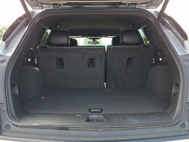 Certified 2025 Cadillac XT5 Luxury w/ LPO, Floor Liner Package AWD/4WD image 27