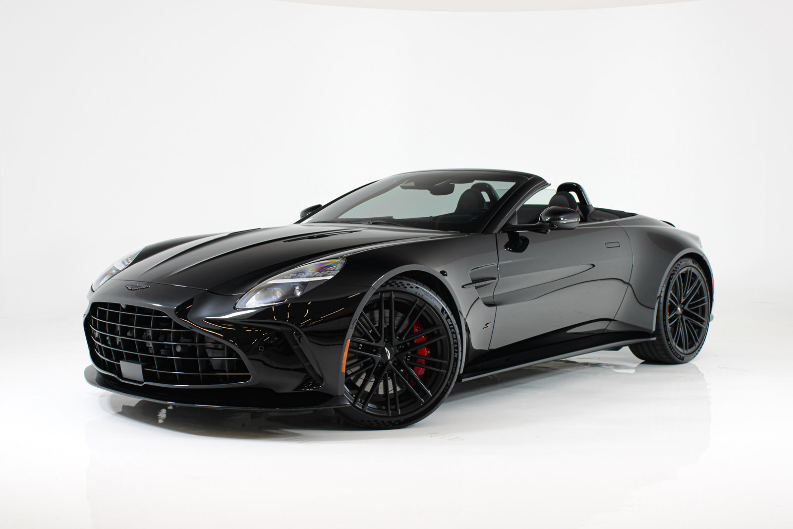 Used 2026 Aston Martin V8 Vantage S RWD image 69
