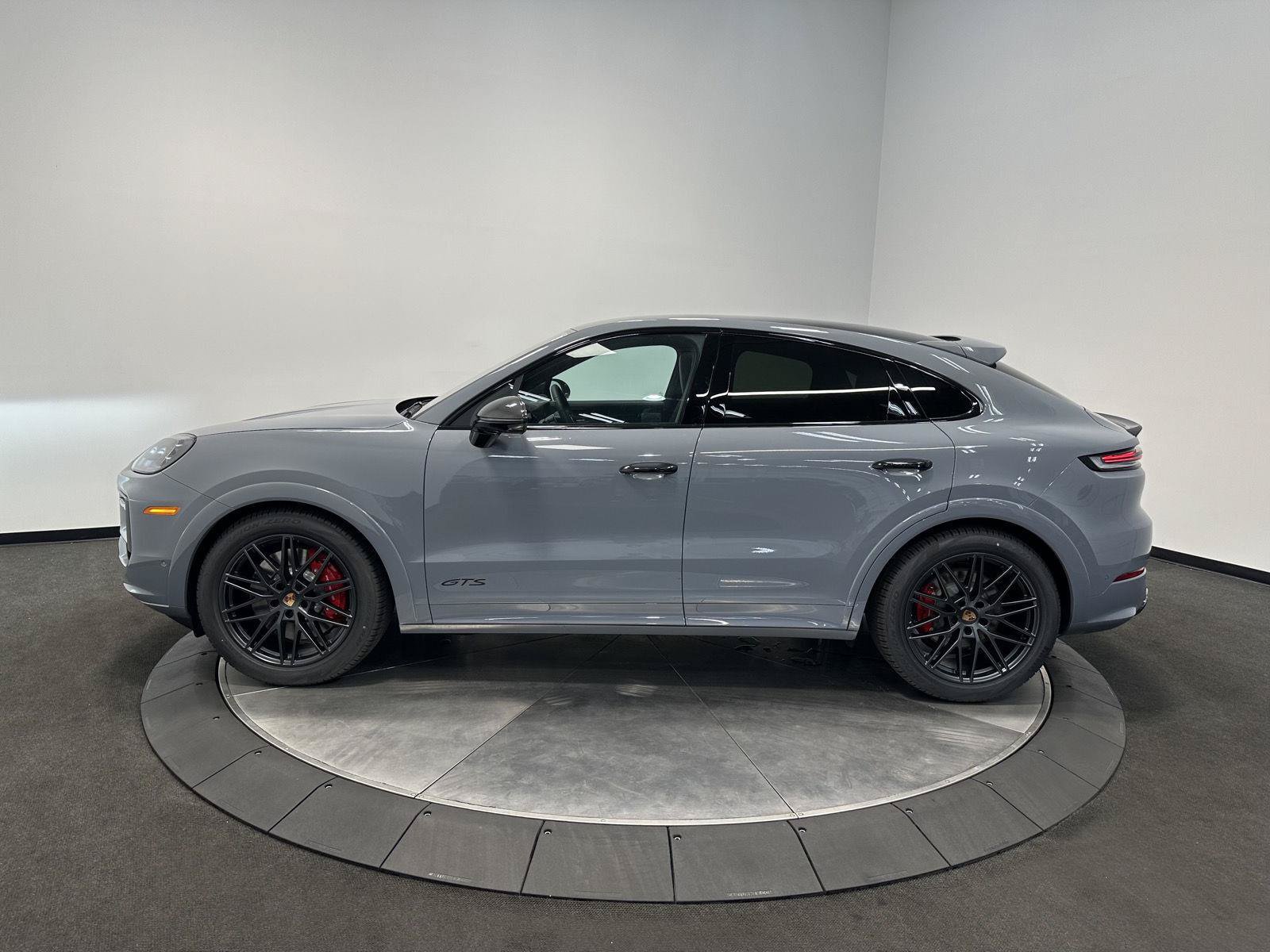 New 2026 Porsche Cayenne GTS AWD/4WD image 2