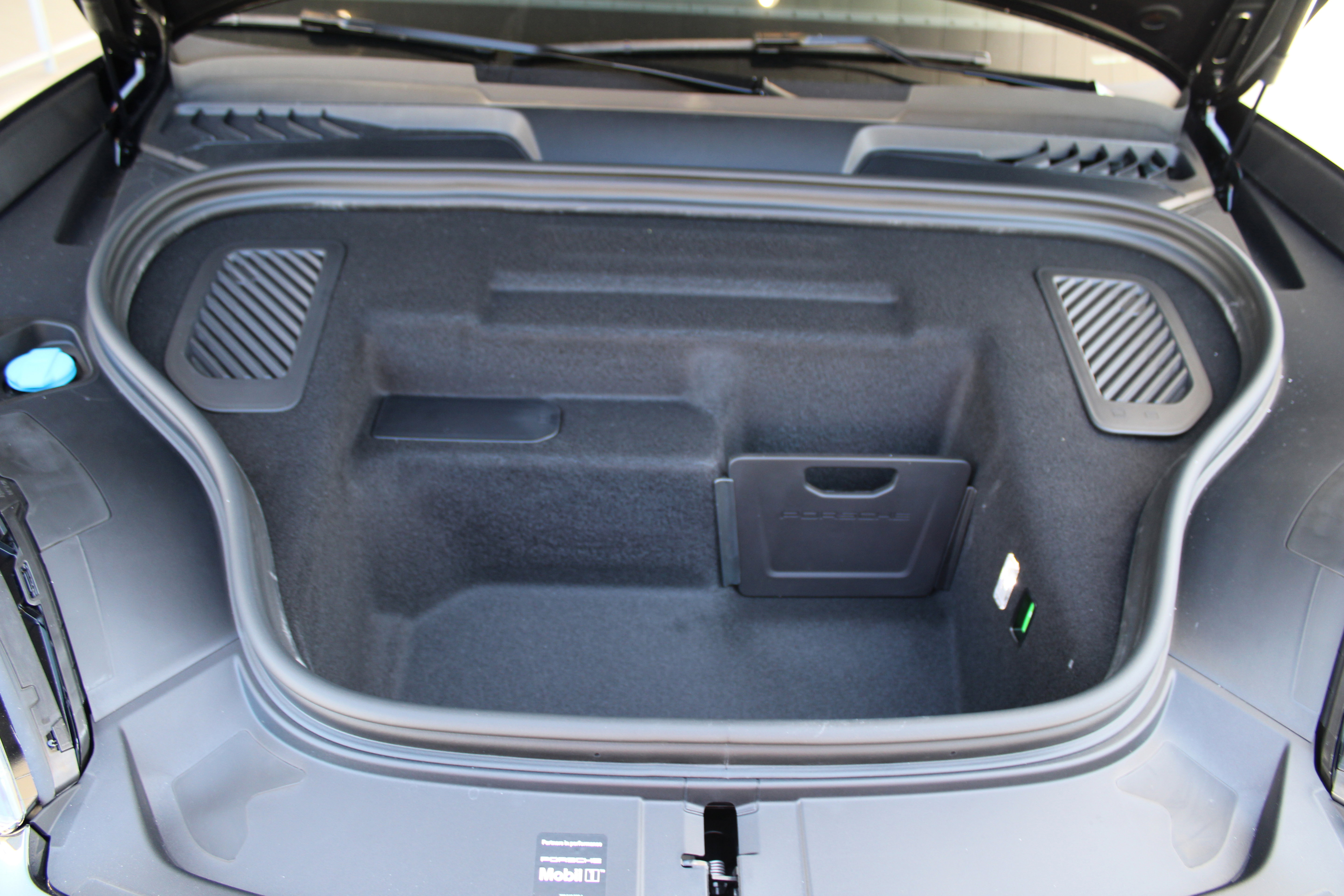 New 2025 Porsche Macan Turbo Electric image 38