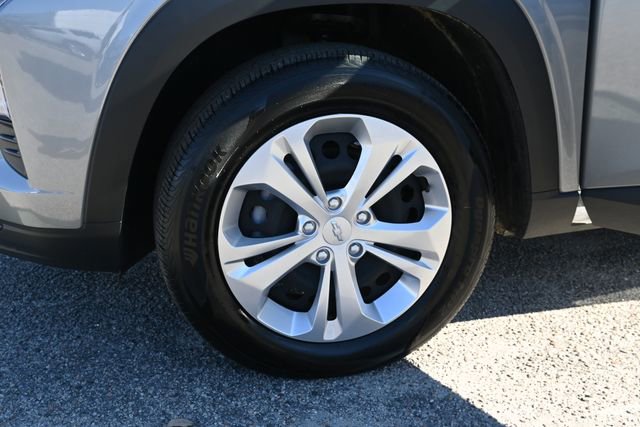 Used 2025 Chevrolet Trax LS image 26