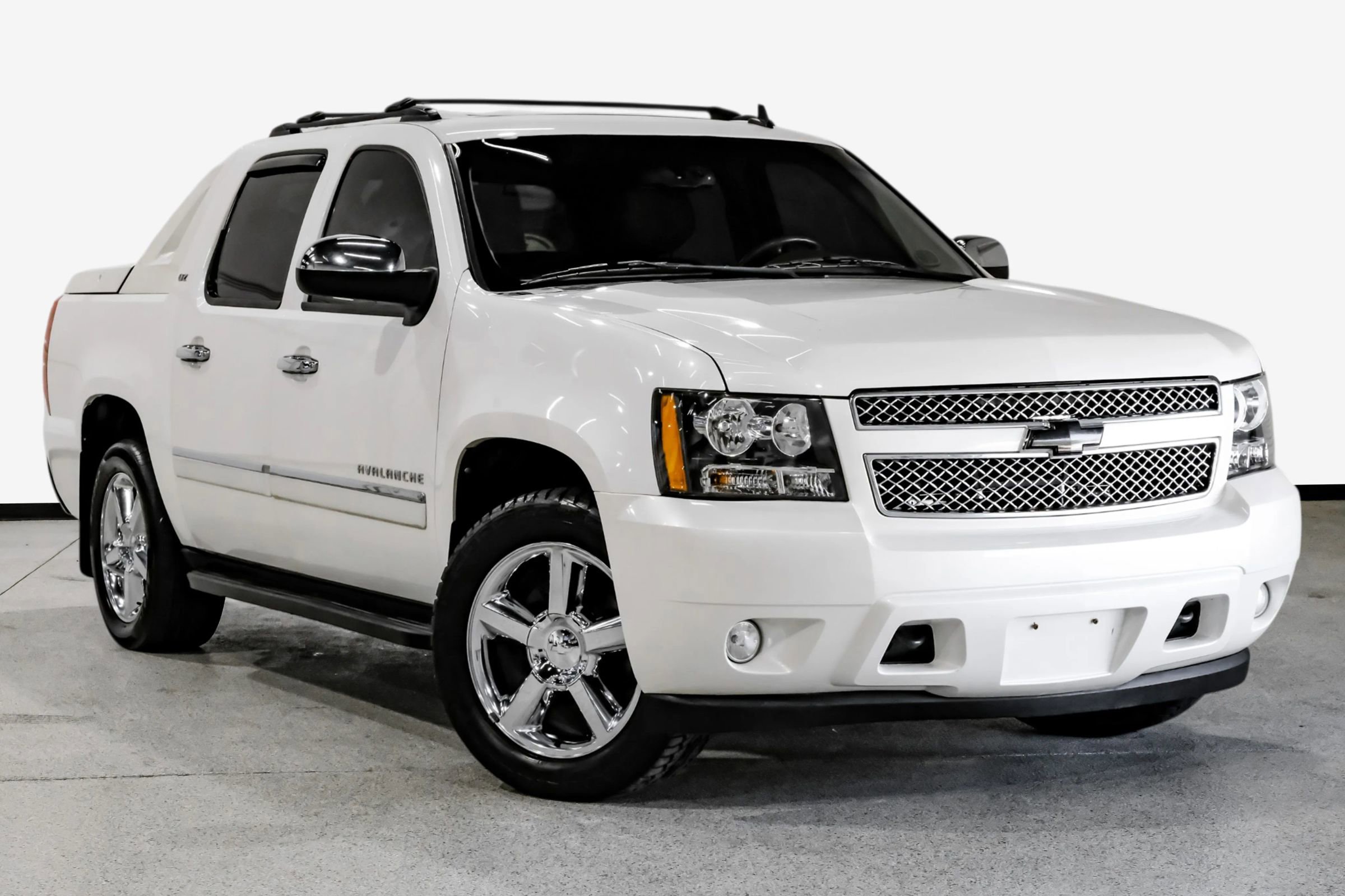 Used 2012 Chevrolet Avalanche LTZ image 4