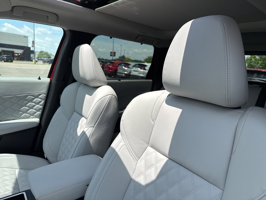 New 2025 Mitsubishi Outlander SEL image 25
