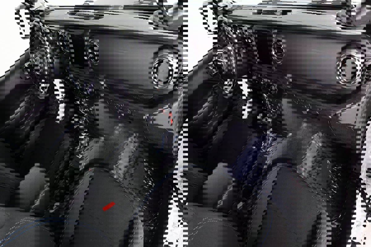 Used 2022 Jeep Wrangler Unlimited Rubicon 4xe w/ Safety Group image 29