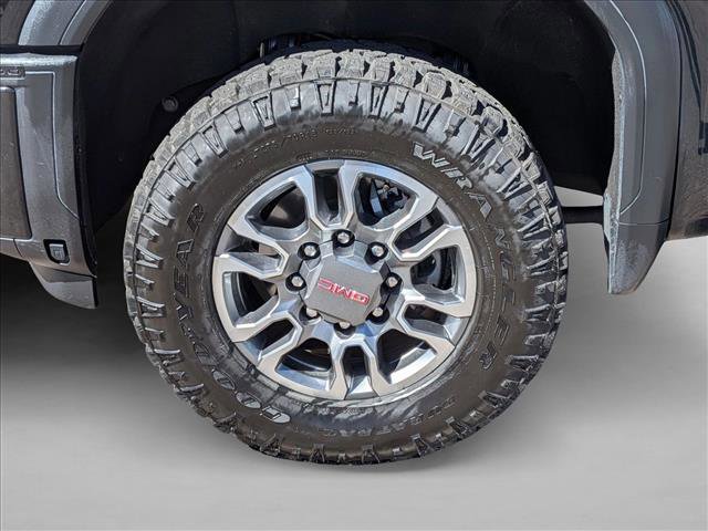 Used 2024 GMC Sierra 2500 SLT w/ SLT Premium Package image 9