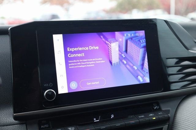 Used 2025 Toyota Camry SE image 17