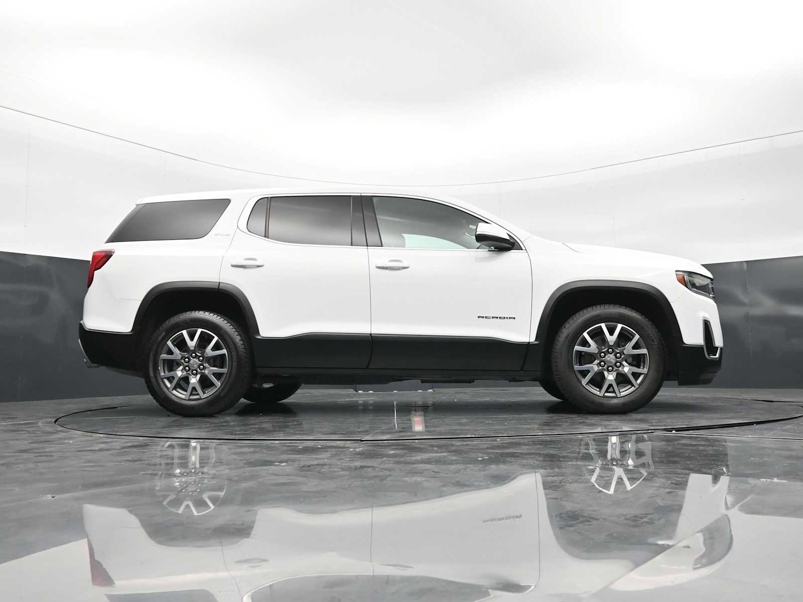 Used 2020 GMC Acadia SLE FWD image 29