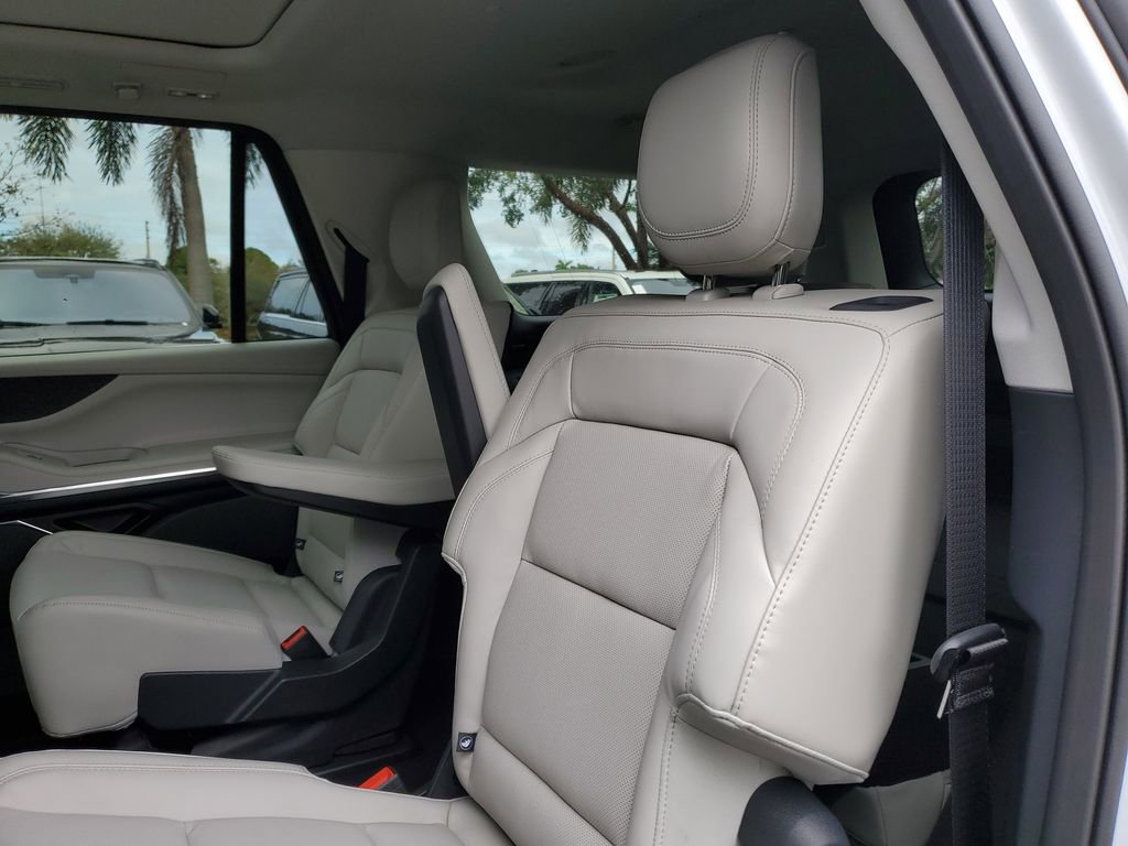 New 2025 Lincoln Navigator L Reserve image 13