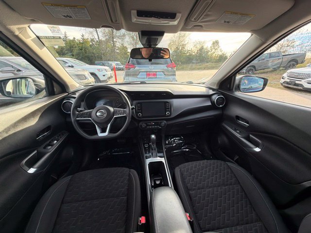 Used 2021 Nissan Kicks SV FWD image 17