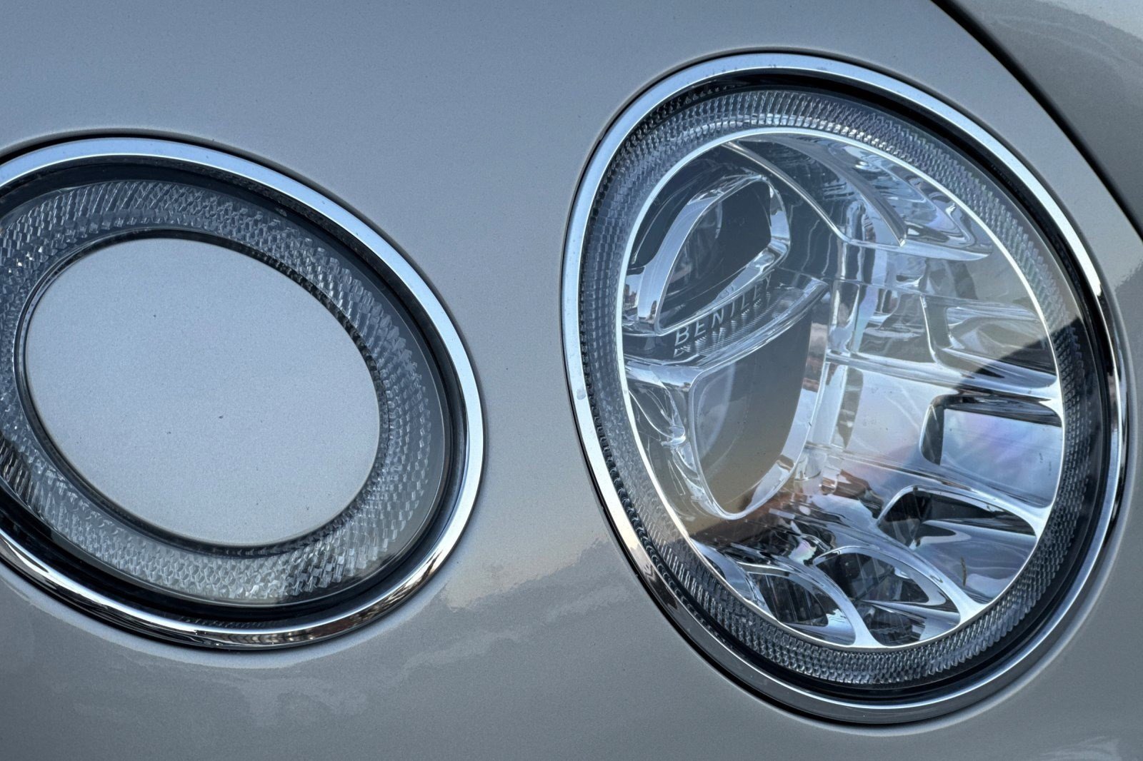 Used 2018 Bentley Bentayga image 11