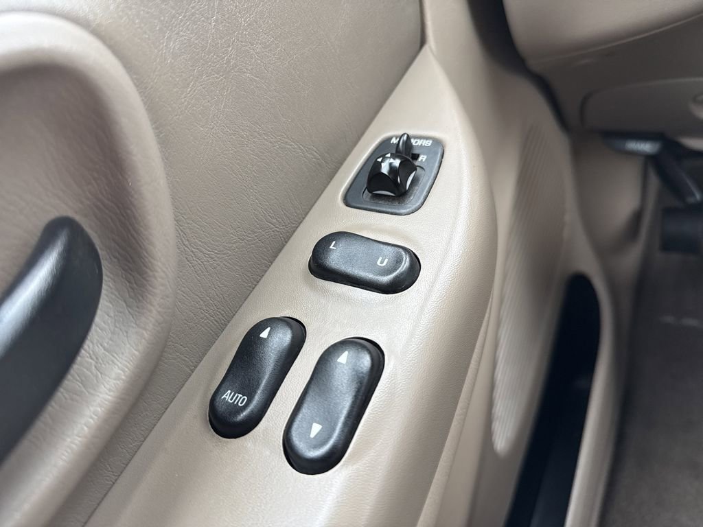 Used 2001 Ford F150 XLT RWD image 19