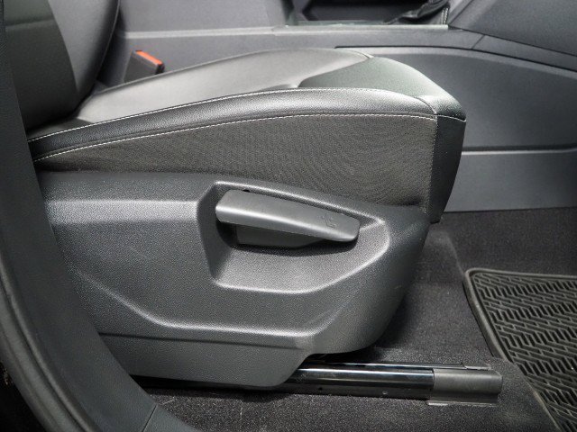 Used 2021 Volkswagen Atlas SE w/ Technology Package w/ Panoramic Sunroof Package image 46