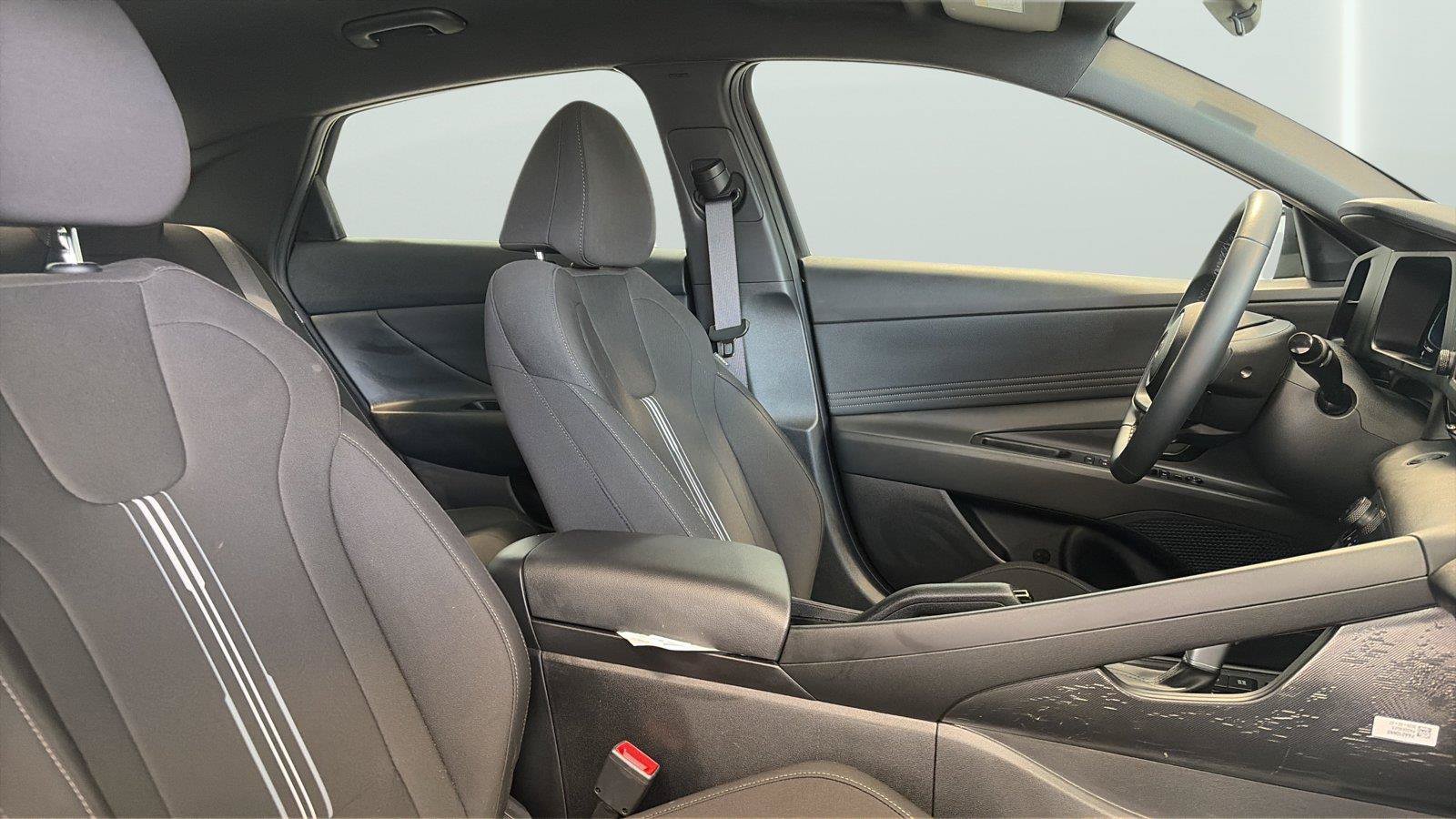 Used 2026 Hyundai Elantra Sport FWD image 14