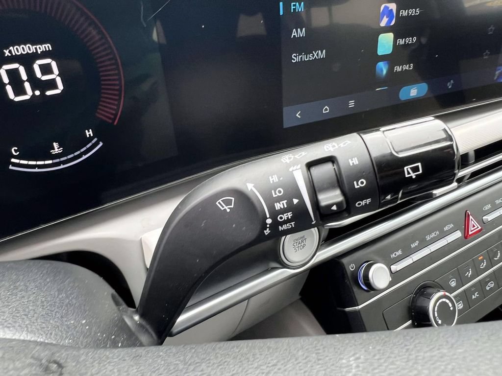 Certified 2025 Hyundai Tucson SE AWD/4WD image 30