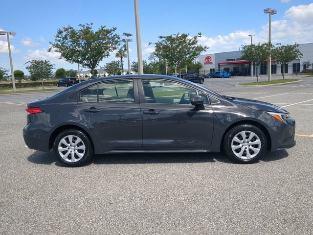 Certified 2025 Toyota Corolla LE FWD image 3